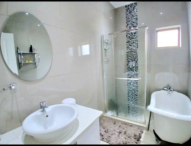 3 BEDROOM FREESTANDING FOR SALE IN BLUE VALLEY GOLF ESTATE